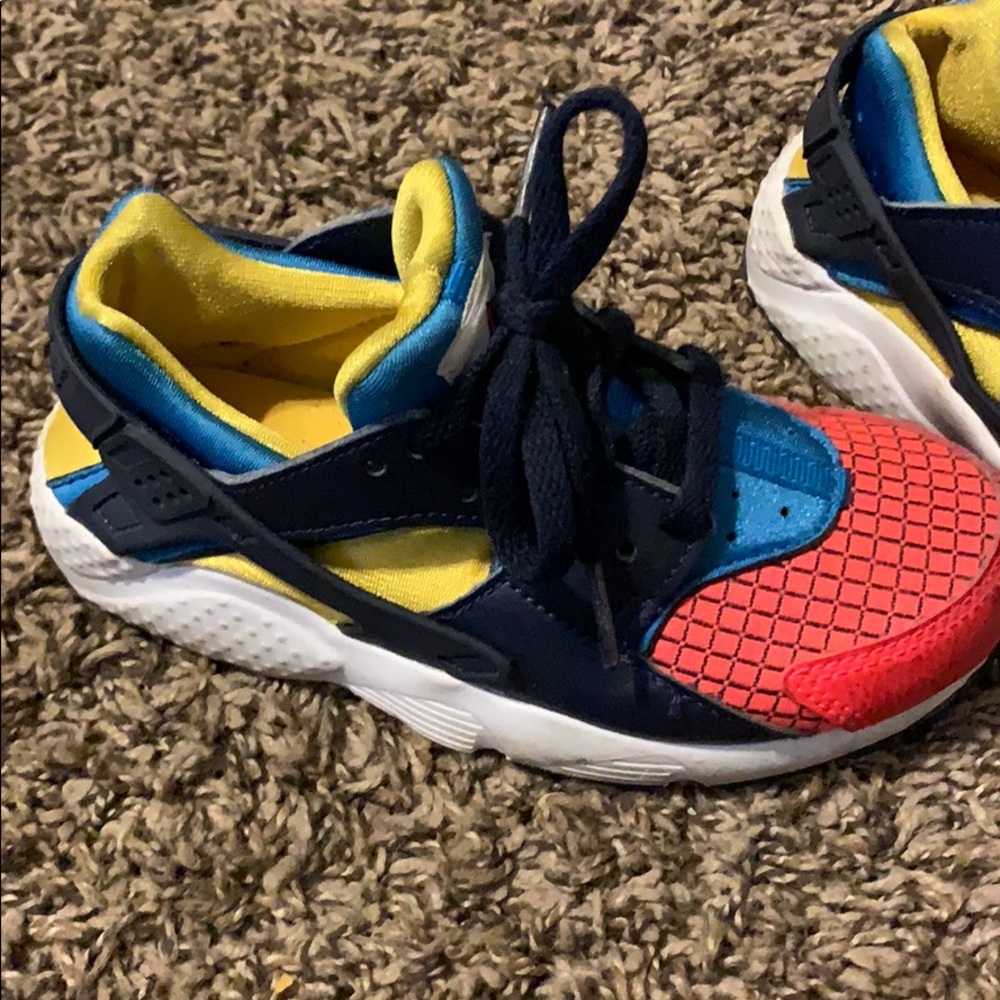 Boy’s Nike shoes